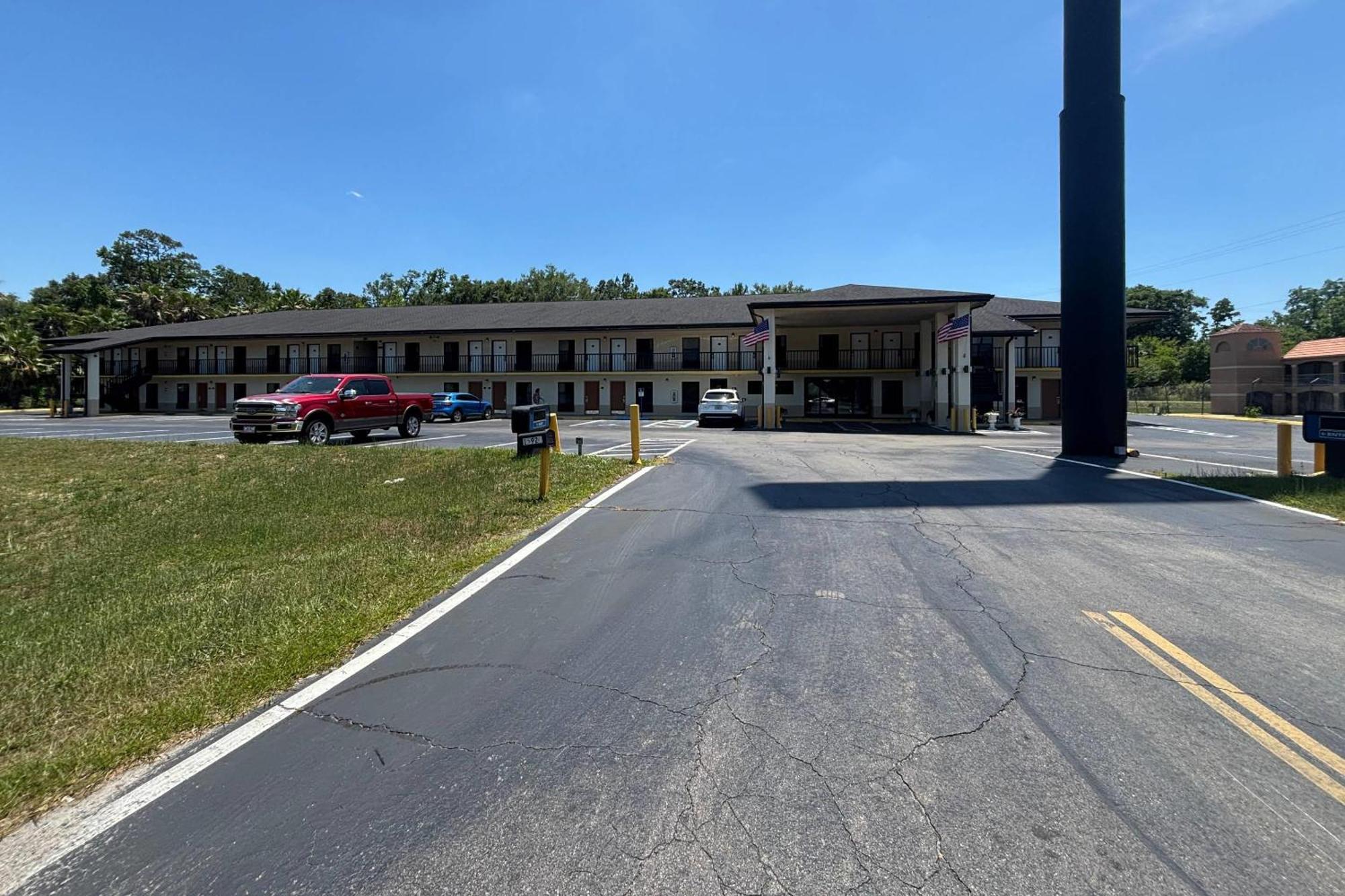High Springs Inn Soon To Be Clarion Pointe Alachua Exterior foto