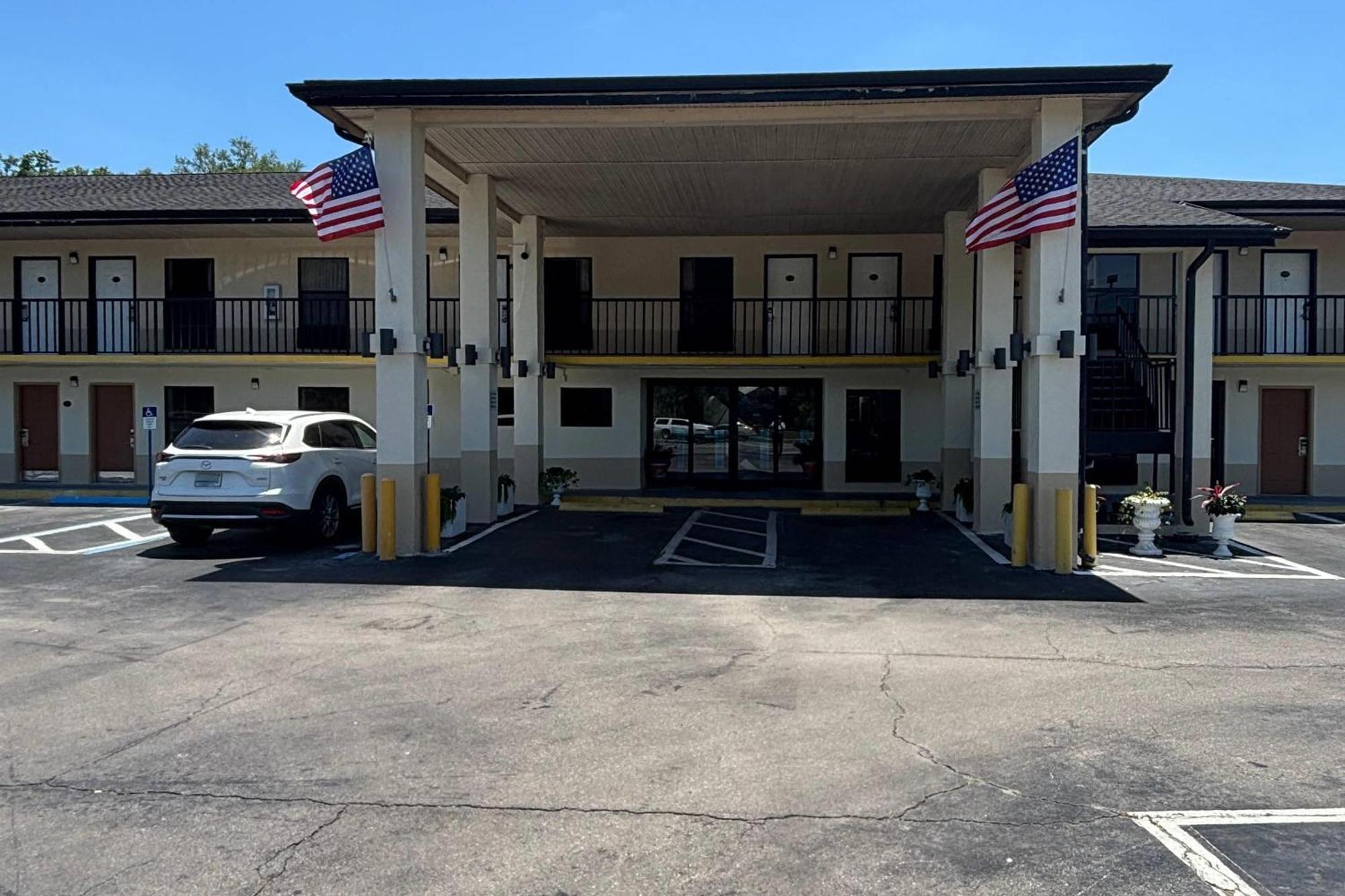 High Springs Inn Soon To Be Clarion Pointe Alachua Exterior foto